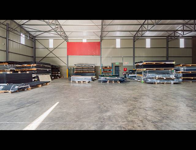 840M² WAREHOUSE FOR SALE IN KNOPJESLAAGTE